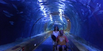 Rollstuhlgerechte Unterkunft - Spanien - Wassertunnel, mit dem Rollstuhl durch - Residencial Thomas A1-A4