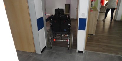 Rollstuhlgerechte Unterkunft - Niedersachsen - Alle Türen sind breit genug für einen Urlaub mit Rollstuhl - Ferienhaus Amelsberg