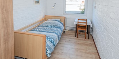 Rollstuhlgerechte Unterkunft - Niederlande - Einzelzimmer mit Pflegebett - Modestia Groepsverblijf Texel