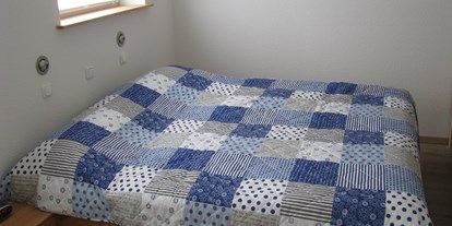 Rollstuhlgerechte Unterkunft - Niedersachsen - Schlafzimmer - Ferienwohnung Boßmann