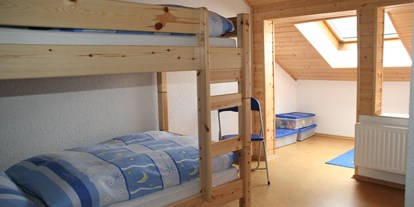Rollstuhlgerechte Unterkunft - Schwarzwald - 2. Stock Kinderzimmer mit Stockbett - Demond , Ferienwohnungen "Bregblick" Wohnung "Bergahorn"