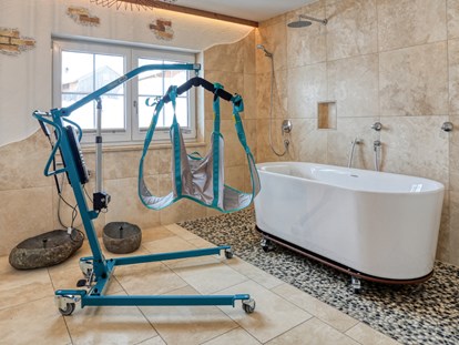 Rollstuhlgerechte Unterkunft - Unterkunftsart: Hotel - Badezimmer - Pflegehotel Allgäu