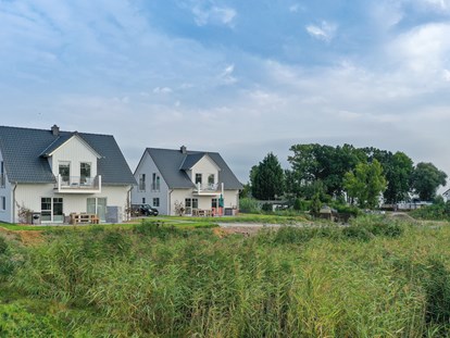 Rollstuhlgerechte Unterkunft - Deutschland - Häuser in der Hafengasse mit traumhaften Blick vom Wohnbereich, und von der Terrasse - Resort Stettiner Haff