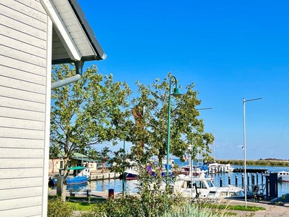 Rollstuhlgerechte Unterkunft - Meer - Terrassenlick  Hafenhaus - Resort Stettiner Haff