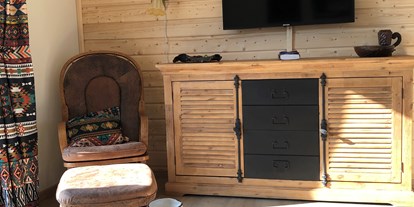 Rollstuhlgerechte Unterkunft - Ostsee - Wohnzimmer mit Smart TV - Country holiday 