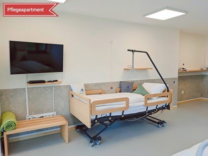 Rollstuhlgerechte Unterkunft - Bayern - Pflegebett mit Inkontinenzschutz und Dekubitusmatratze. Sauerstoffgerät und Infusionsständer erhältlich - Chiemsee barrierefrei