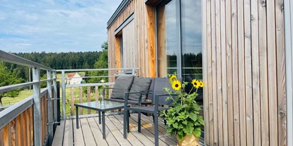 Rollstuhlgerechte Unterkunft - Schwarzwald - Der Balkon mit Ausblick der Ferienwohnung Westweg - Ferienwohnung Westweg