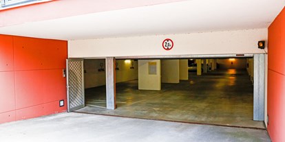 Rollstuhlgerechte Unterkunft - Unterkunftsart: Hotel - Eingang Tiefgarage - Nashira Kurpark Hotel****