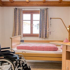 Rollstuhl-Urlaub: Pflegebett - Pflegehotel Allgäu